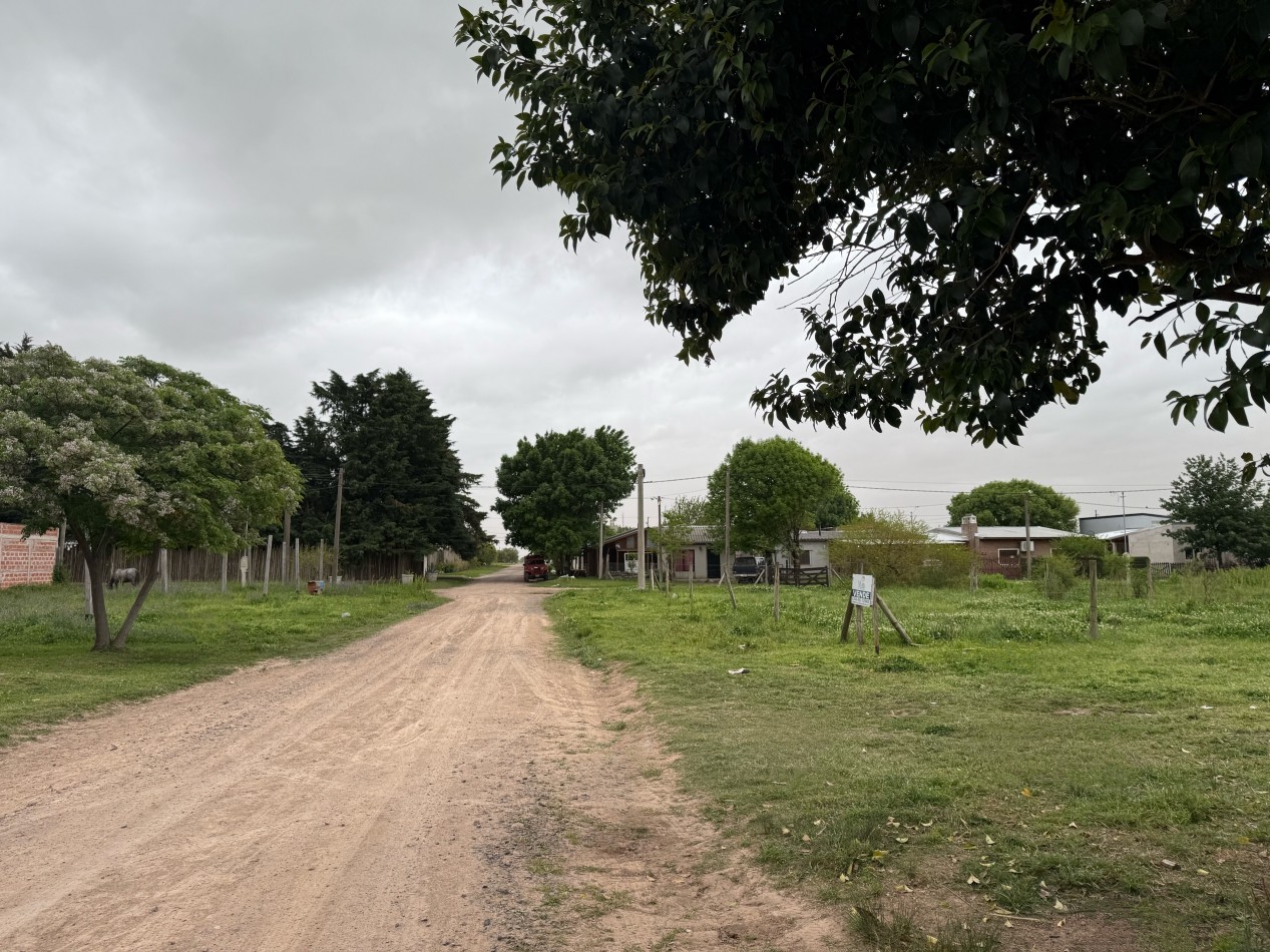 Lote en venta Pedro Ayala entre Garcia y Auer