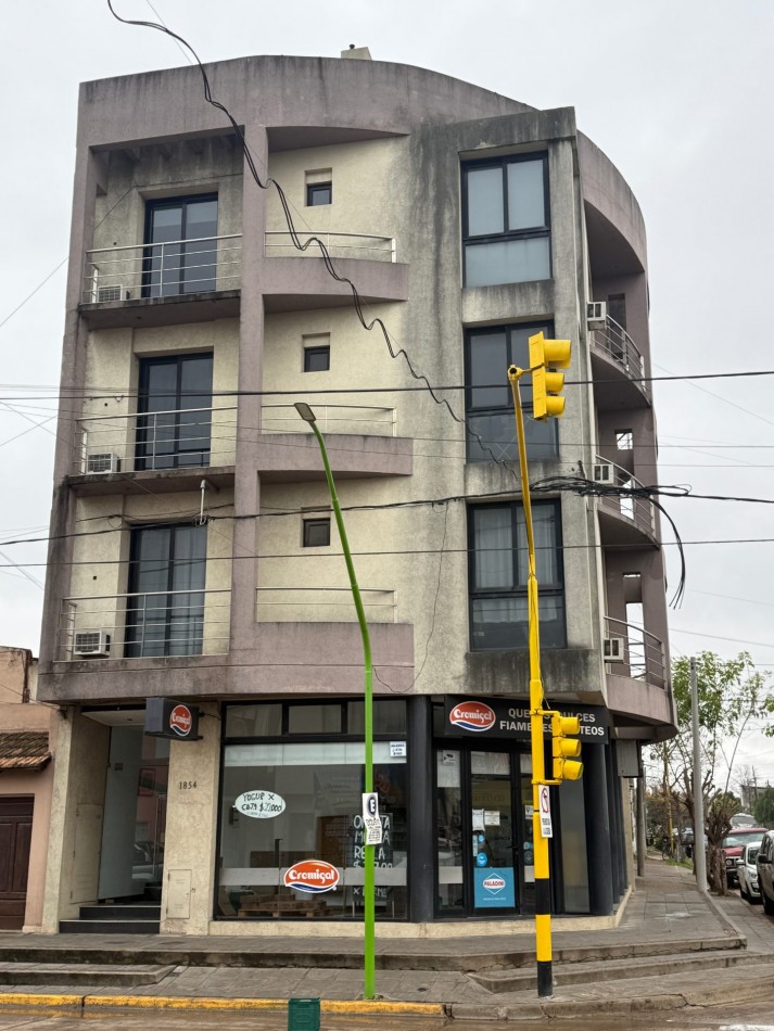 Local en alquiler Artigas y Hernandez